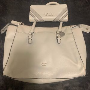 Light Grey Guess Purse and Guess matching wallet